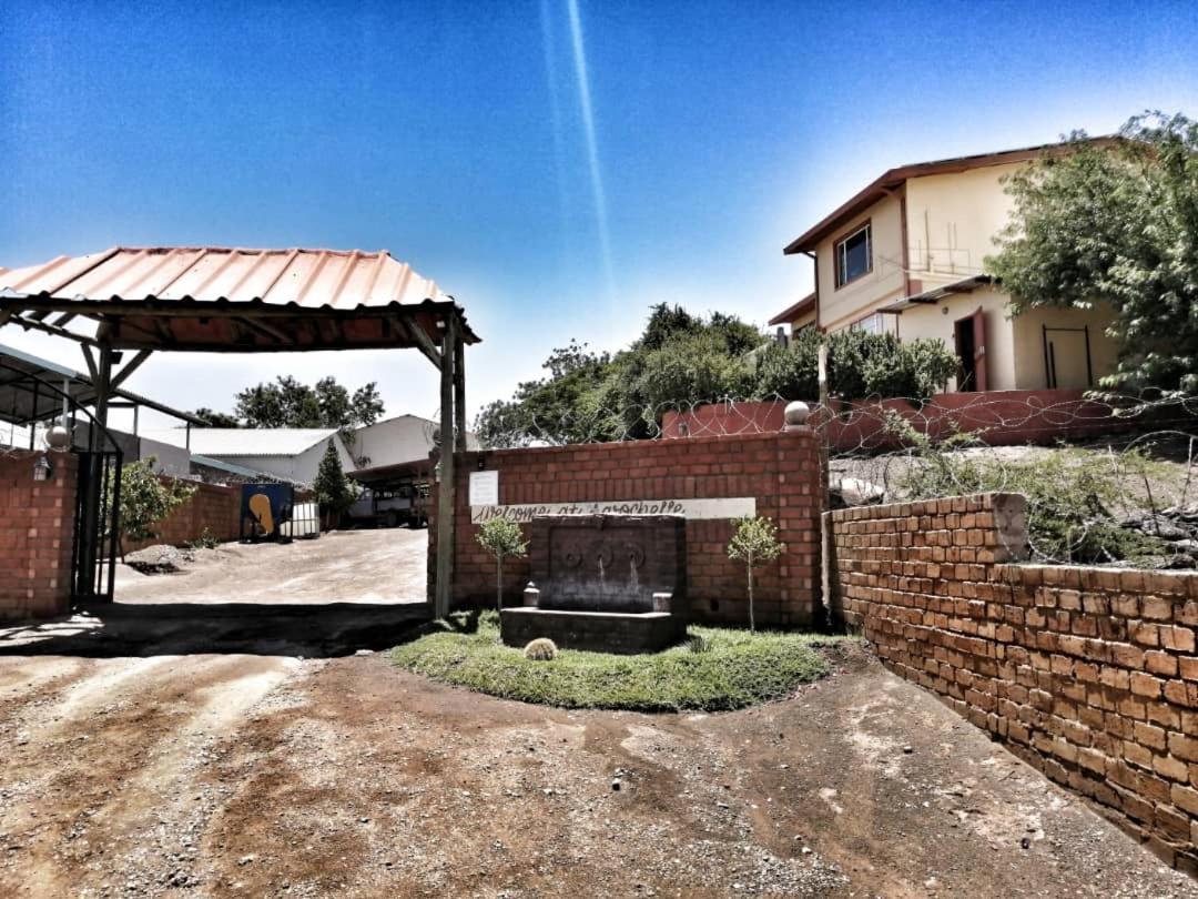 Larochelle Guesthouse Keetmanshoop Bagian luar foto