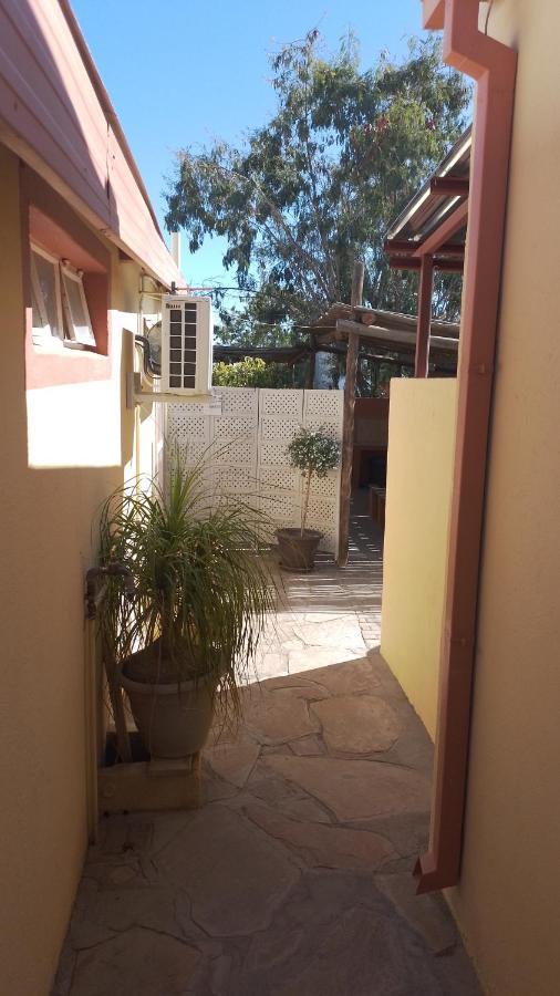 Larochelle Guesthouse Keetmanshoop Bagian luar foto