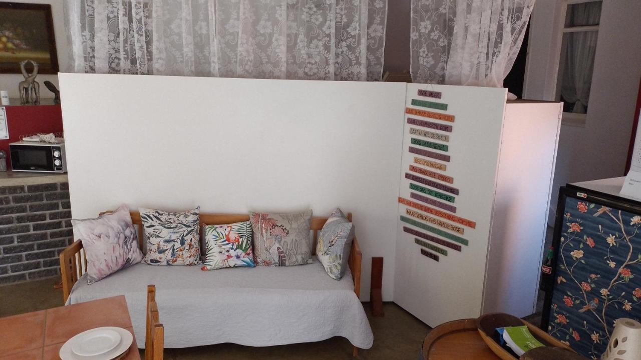 Larochelle Guesthouse Keetmanshoop Bagian luar foto