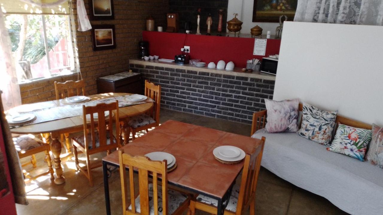 Larochelle Guesthouse Keetmanshoop Bagian luar foto