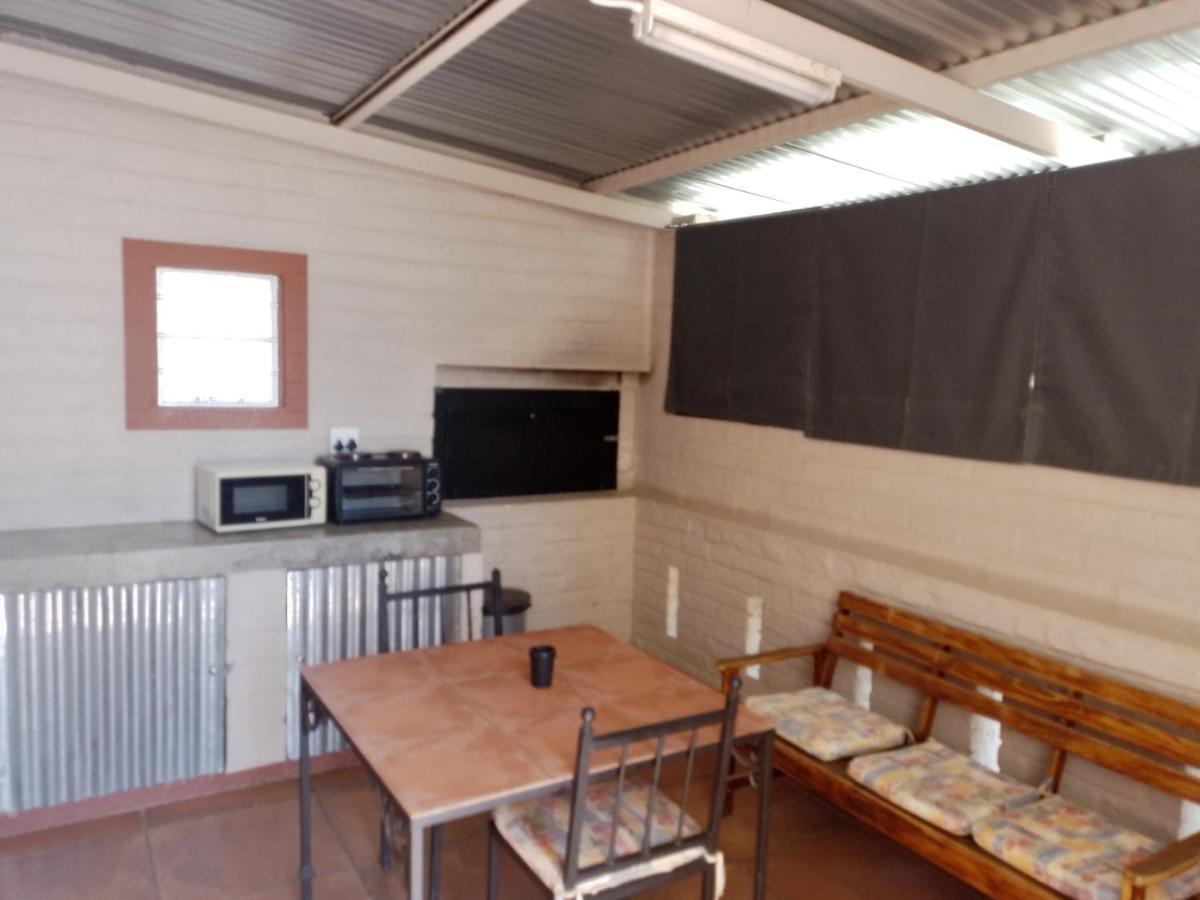 Larochelle Guesthouse Keetmanshoop Bagian luar foto