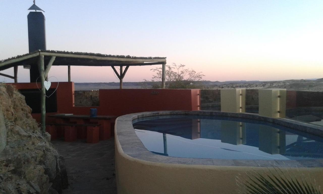 Larochelle Guesthouse Keetmanshoop Bagian luar foto