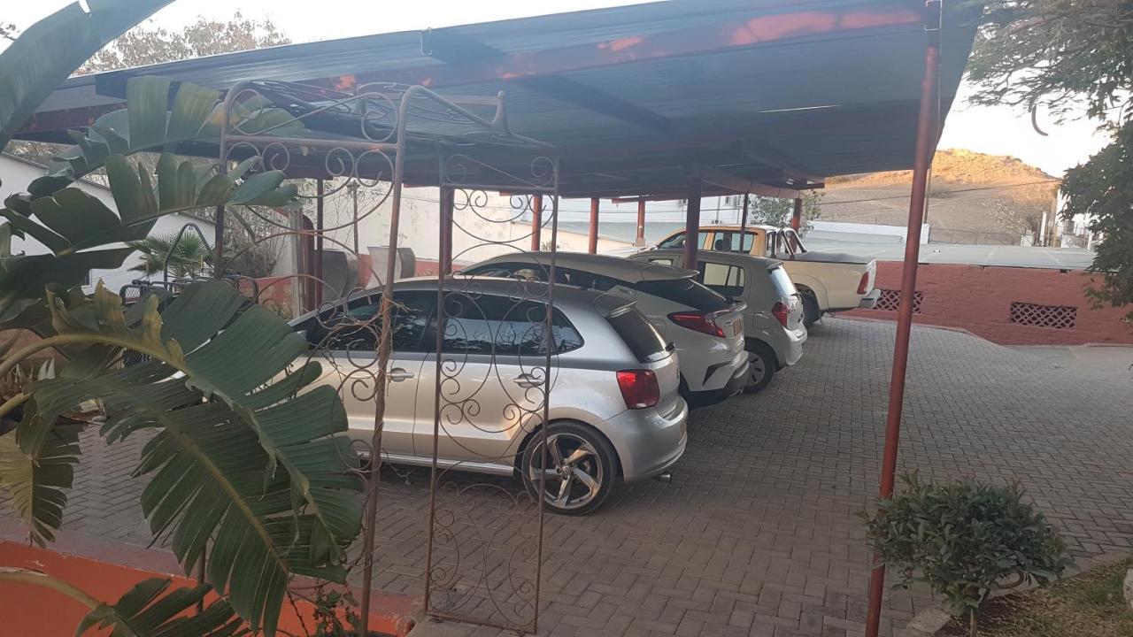 Larochelle Guesthouse Keetmanshoop Bagian luar foto
